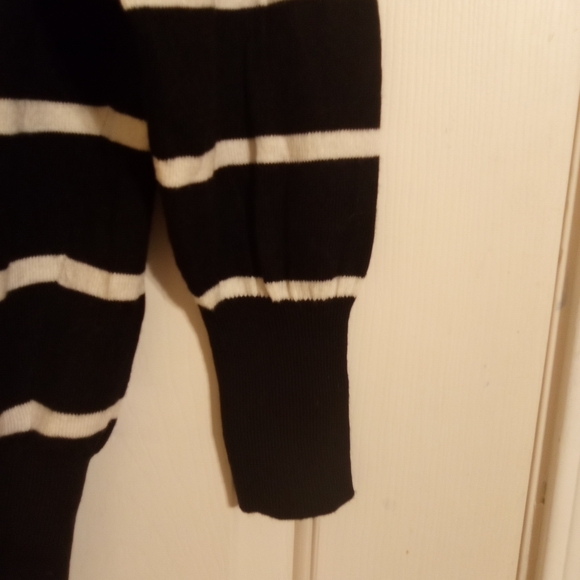 Talbots Oversized Black Sweater With White Stripes Size Medium - Picture 2 of 4